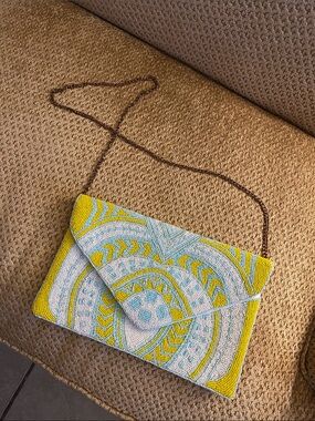 🌼 Beaded Yellow & White Envelope Crossbody Clutch